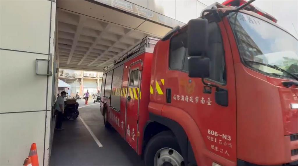 最新／台南市立醫院驚傳火警！消防急派車到場　現場畫面曝光