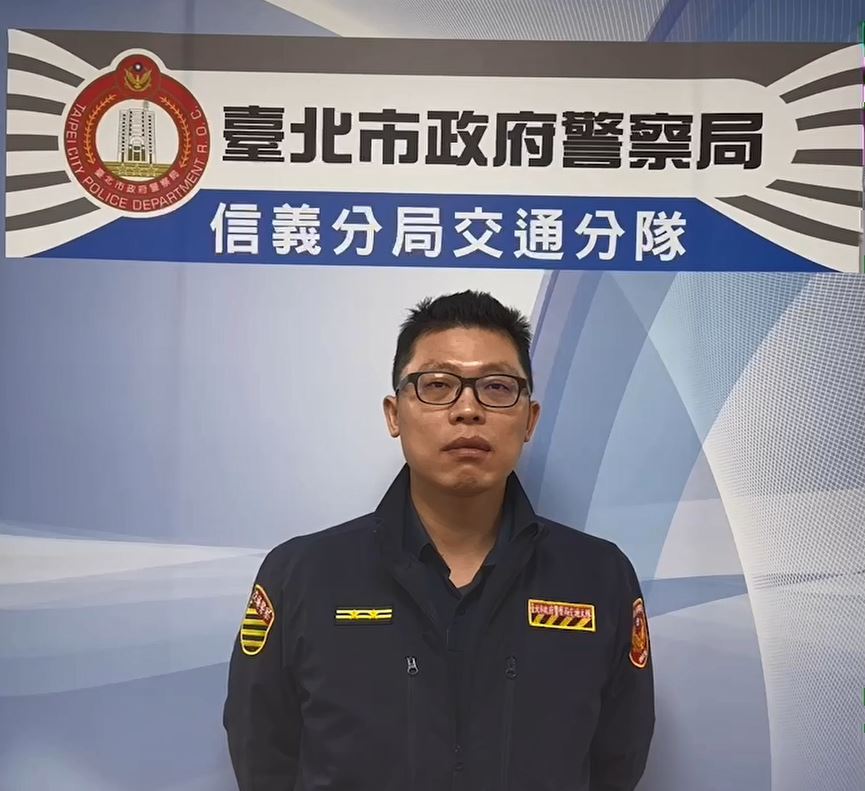 快新聞/恐怕賠慘!台北「半百男」保時捷打滑撞上分隔島 底盤撞壞了