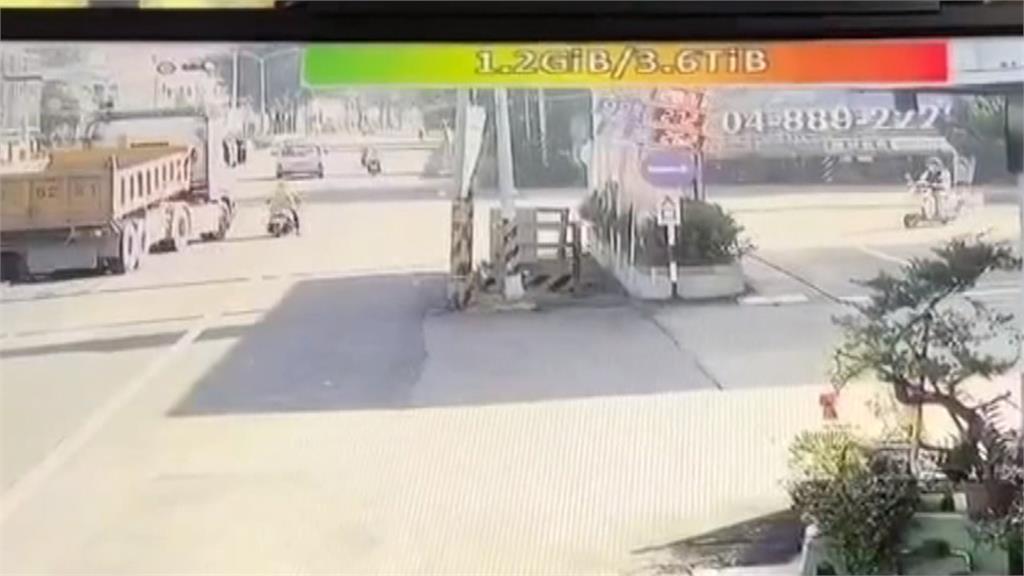 疑視線死角釀禍！　彰化砂石車右轉輾斃老翁