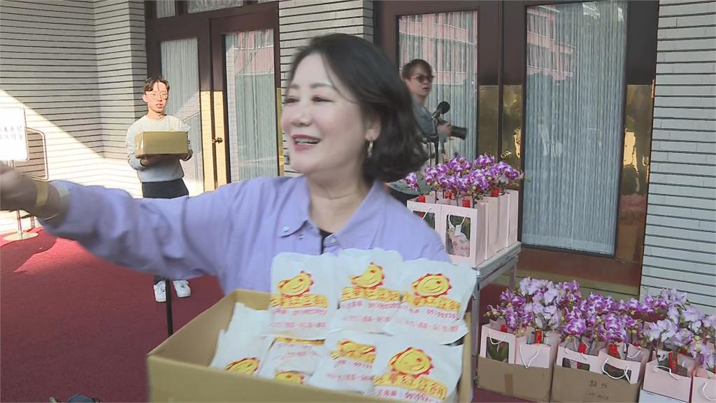 快新聞/台美協定 吳思瑤準備紅豆餅喊話藍白