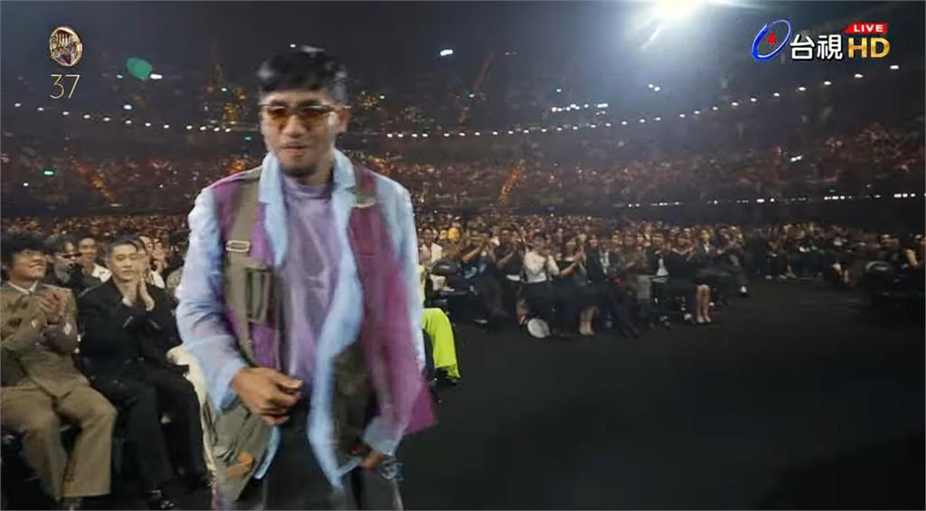 金曲37／張震嶽奪華語歌王！出道33年首封王　台上笑喊：心虛歸心虛