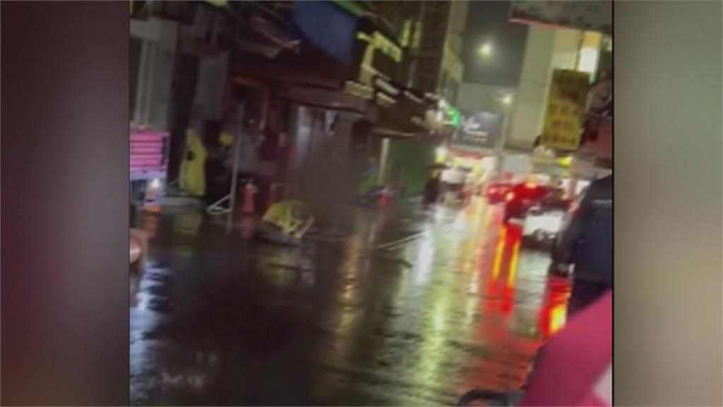 斗六街頭衝突！男拿交通錐桿作勢攻擊　另一人噴辣椒水