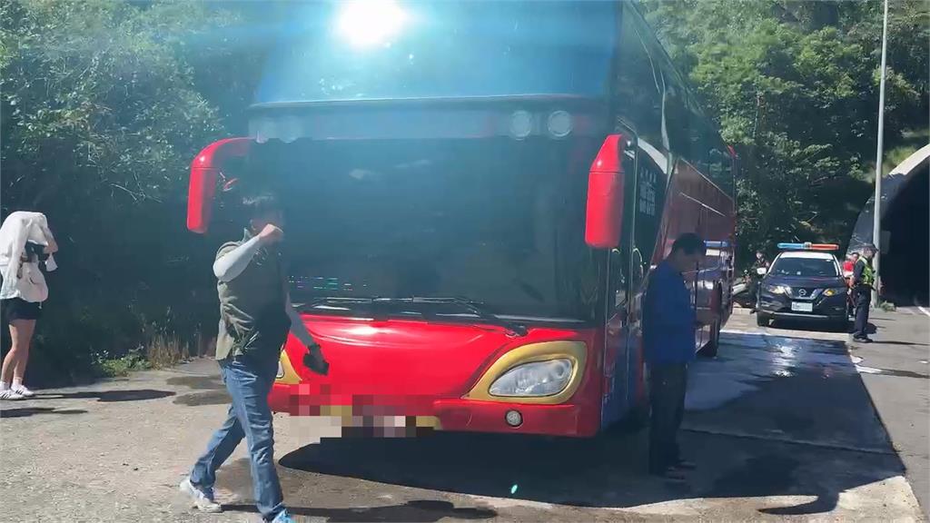 韓國團遊覽車行經隧道冒濃煙　幸41人全員平安！初判「這原因」