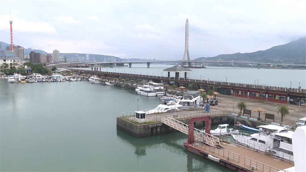 花2萬5包船看煙火泡湯！　「救生衣不足、船員不合規」民眾行程全毀