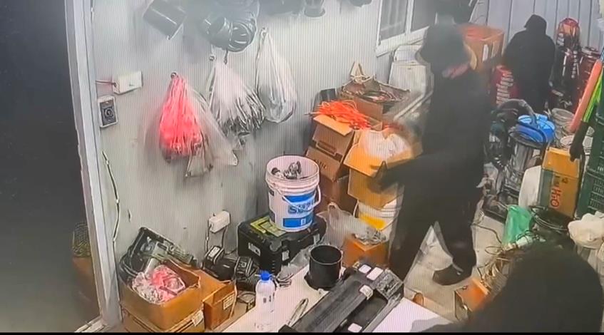 穿著一樣！　３竊賊「全身黑、紅內褲」　專闖工地偷電線、警追緝中