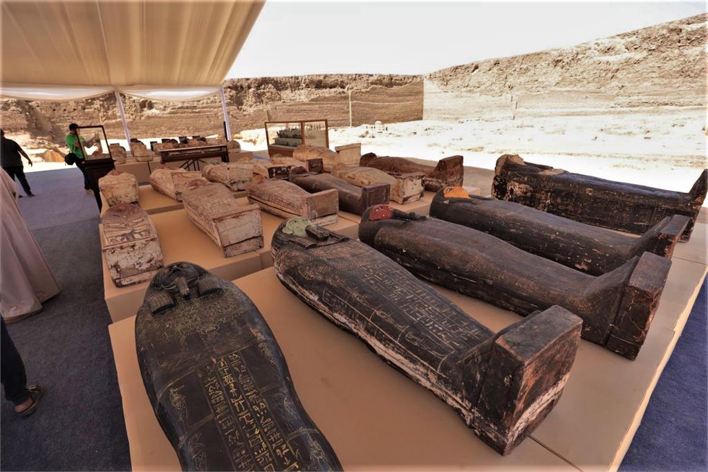 100年來首次！埃及考古學家宣布：發現完整《死者之書》、全力翻譯中　