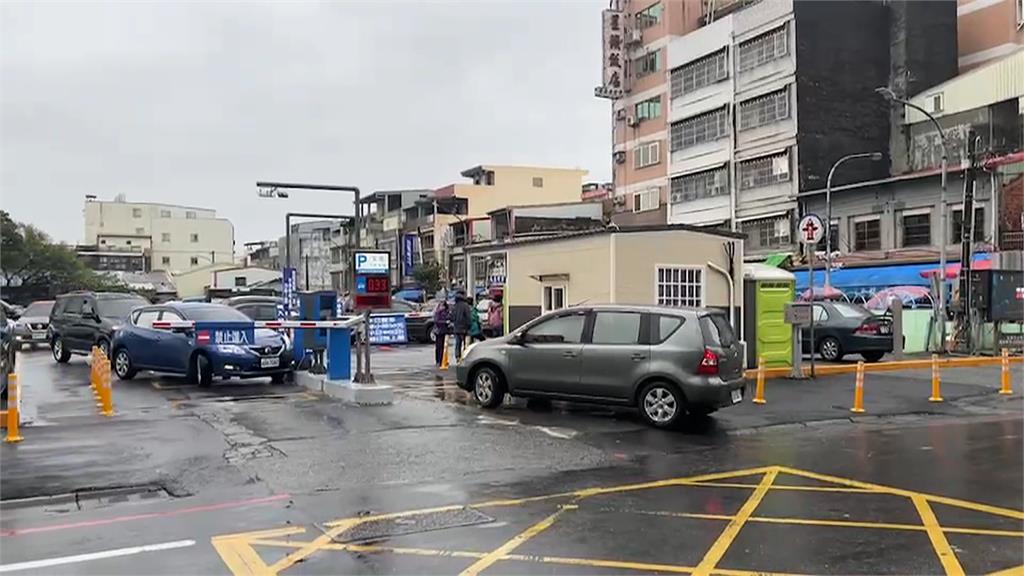 玩拉霸機中大獎? 宜蘭停車繳費機狂吐錢!