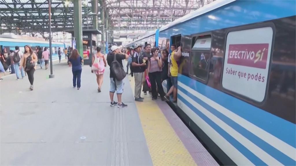 阿根廷超過600萬家戶停電　熱爆！旅客滯留車站狂搧風