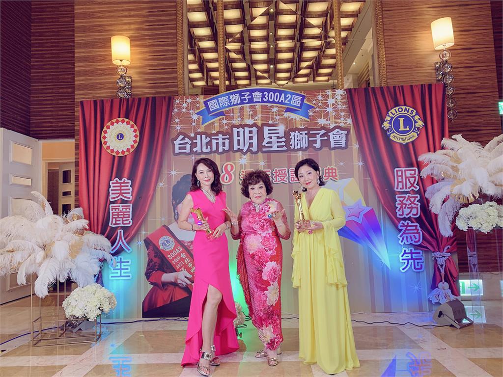 等70多年才圓夢!「阿姑」周遊小學願望曝光 辦公益籃球賽背後有洋蔥