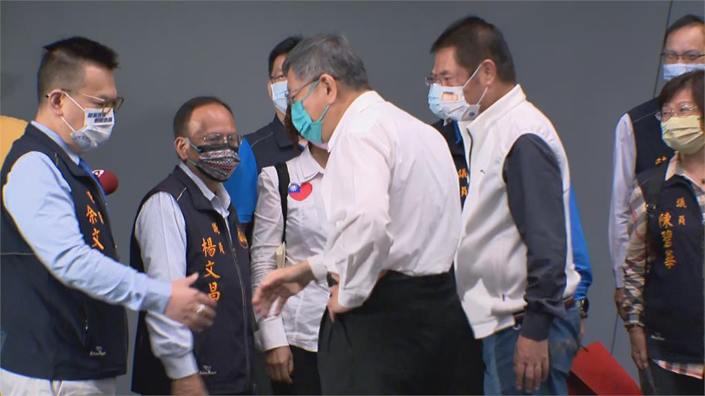 快新聞/同台鍾東錦為謀求2024大位? 柯文哲:民進黨操作