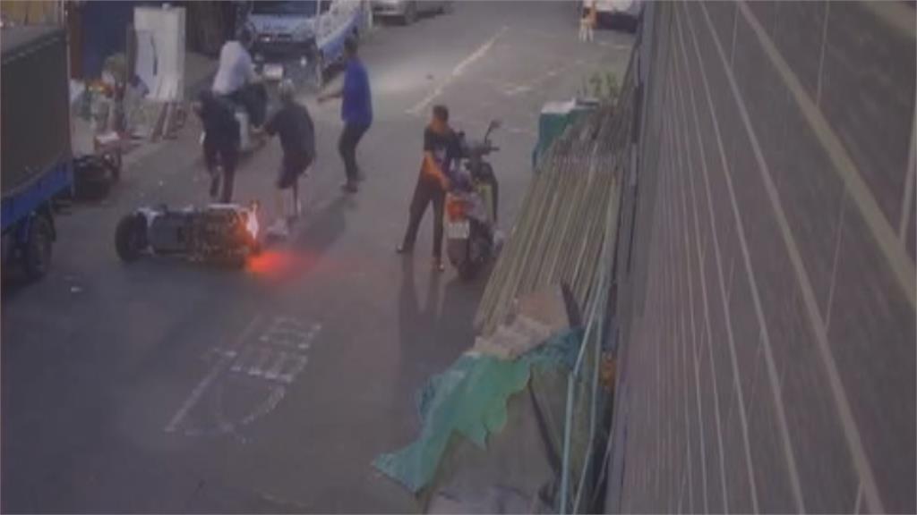 跟天借膽！無照男撞飛員警　熱心民眾騎車沿路追嫌犯