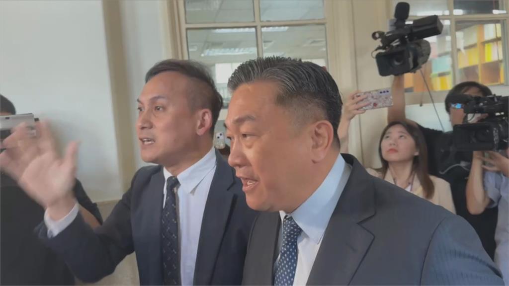 立院走廊狹路相逢爆口角! 葉元之、王定宇貼臉互嗆