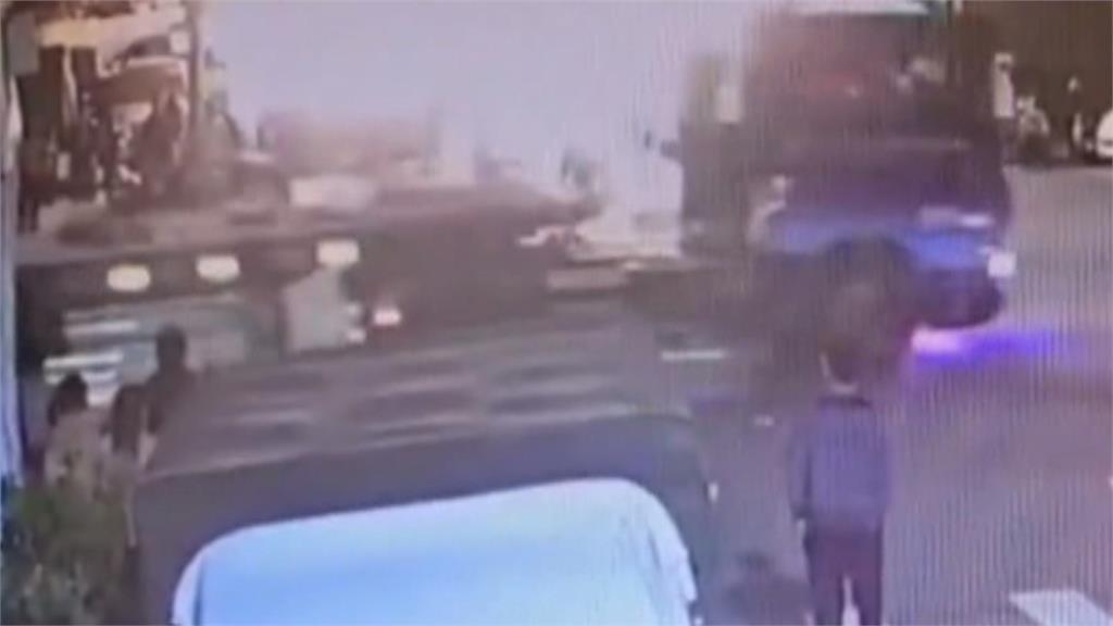 拖板車當成砲台 消防局接獲檢舉 路上蒐證