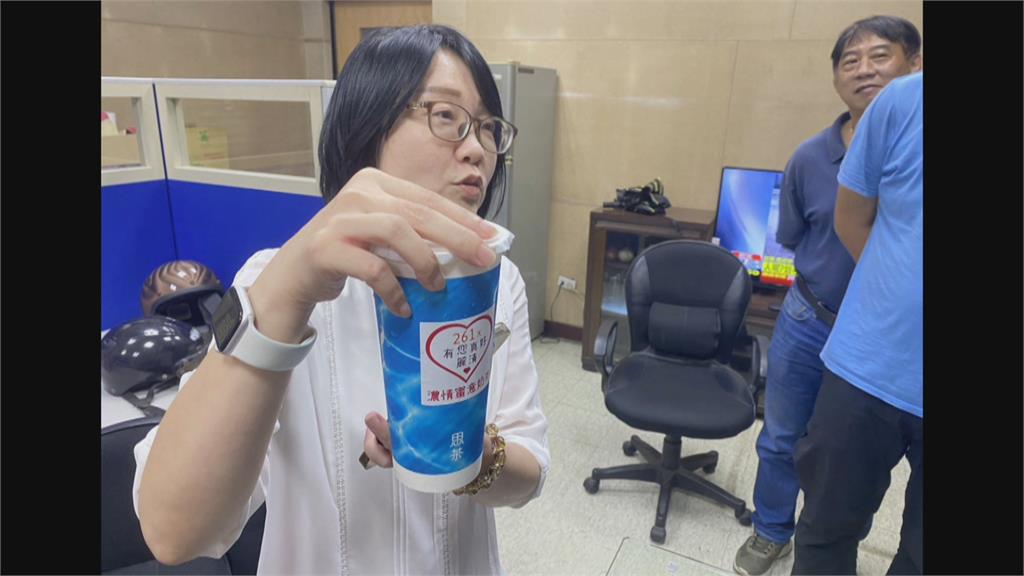 蔡麗清「被請辭」後請喝奶茶 竹市府員工酸:愛喝的高虹安喝不到