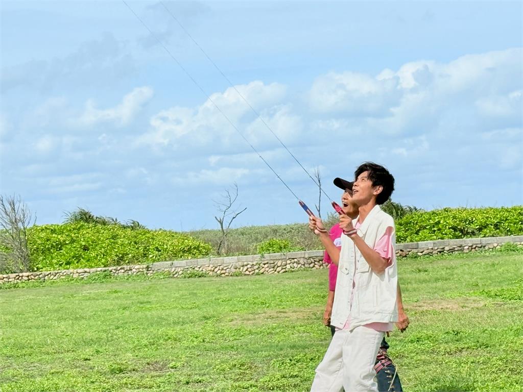 特技風箏第一次就專業上手!職人盛讚天賦過人勸阿翔跟他去杜拜表演不要當藝人