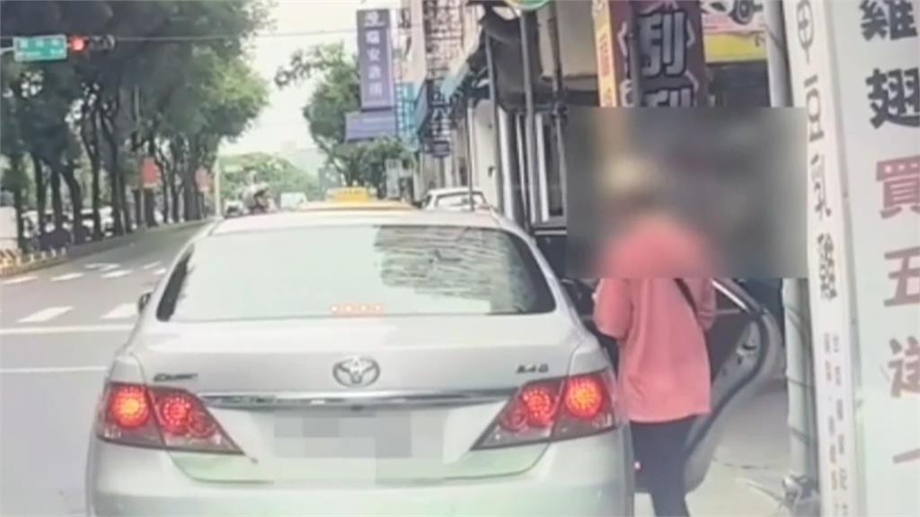 中警冒雨抓車手場面驚險　嫌犯一度倒車欲衝撞突圍