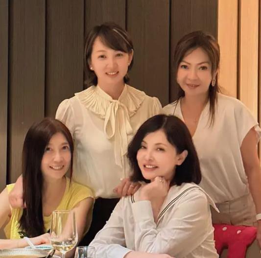 黃嘉千「斬斷16年婚」近況被出賣!閨密曝真實狀態逼問:交男朋友了?