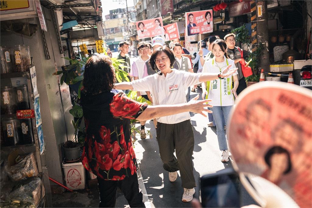 快新聞／樹林出市長！蘇巧慧掃街展現超人氣　要「靠這招」翻轉新北