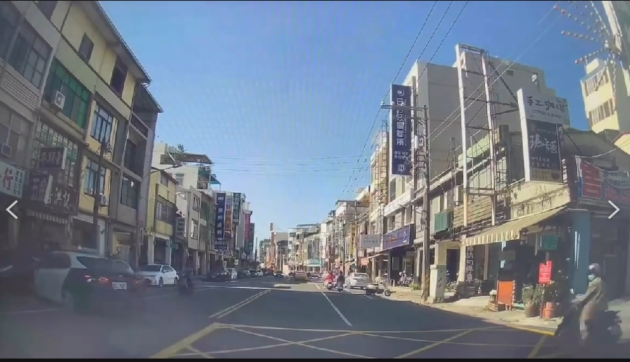 員警開巡邏車要去處理車禍案件 砰!迴轉遇後車高速追撞