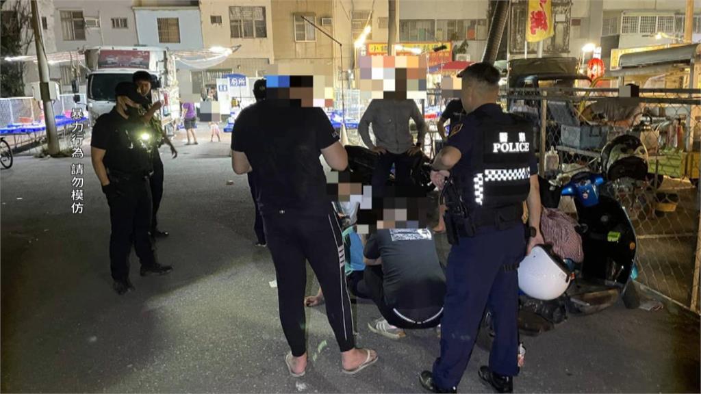 逛夜市遭煙蒂彈落到身上 男表達不滿對方竟動手成鬥毆