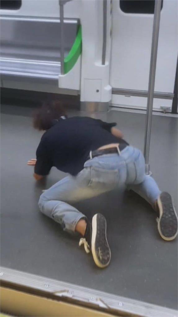 中國男食堂拍抖音被威脅退學 網見影片「風向轉彎」:想紅想瘋了