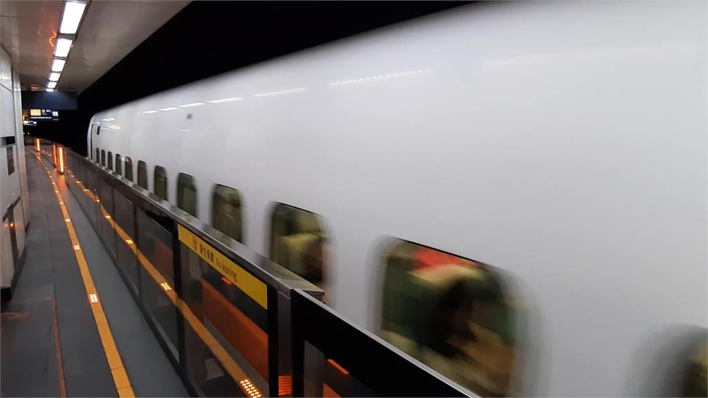 中東戰火續燒衝擊全球油價　政院：三鐵、客運、國內航線票價凍漲