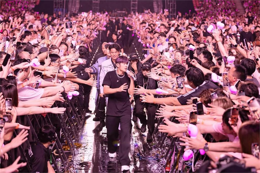 曾考慮高雄開唱！周杰倫揭「自身1原因」等7年　嗨玩時事哏：誰叫我是糾結倫