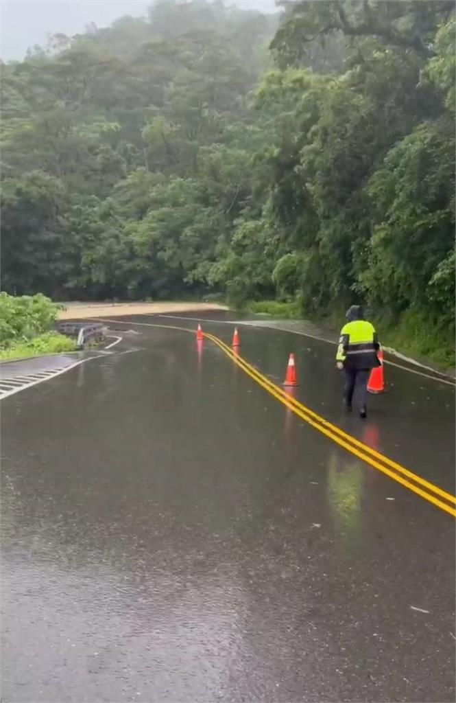 快新聞/突發!台9戊線南下路段地基掏空 警方緊急交通管制
