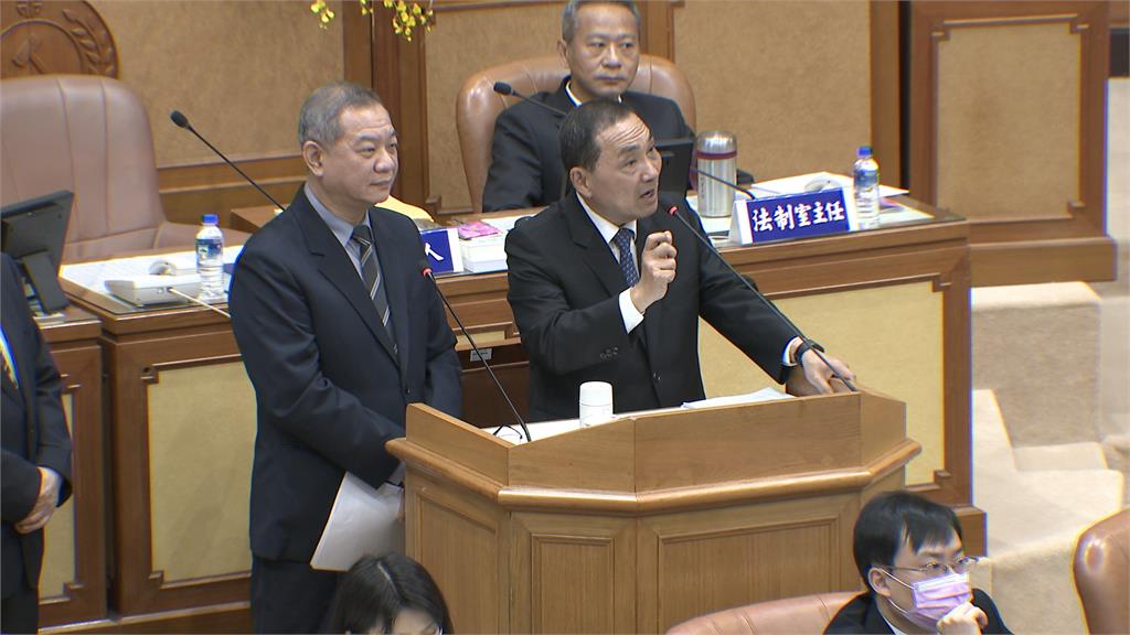 酸侯友宜落跑選總統 綠議員大唱「你一定會回來」