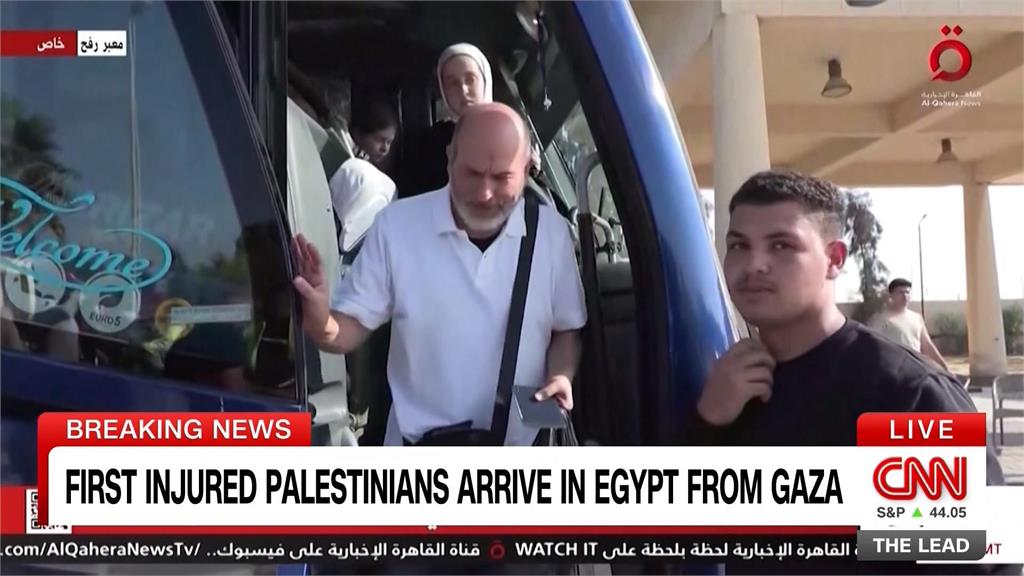 拉法關口開放　首批外國公民、巴勒斯坦傷患離開加薩