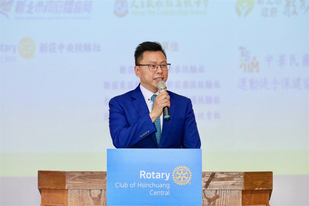 快新聞／黃國昌都更政見引綠白政策交鋒　陳世軒、翁震州為「海砂屋」隔空互槓