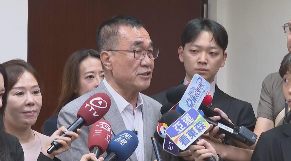 快新聞／藍營被「這民調」嚇慘了！執政逾20年縣市驚傳快翻盤　參選人急回應