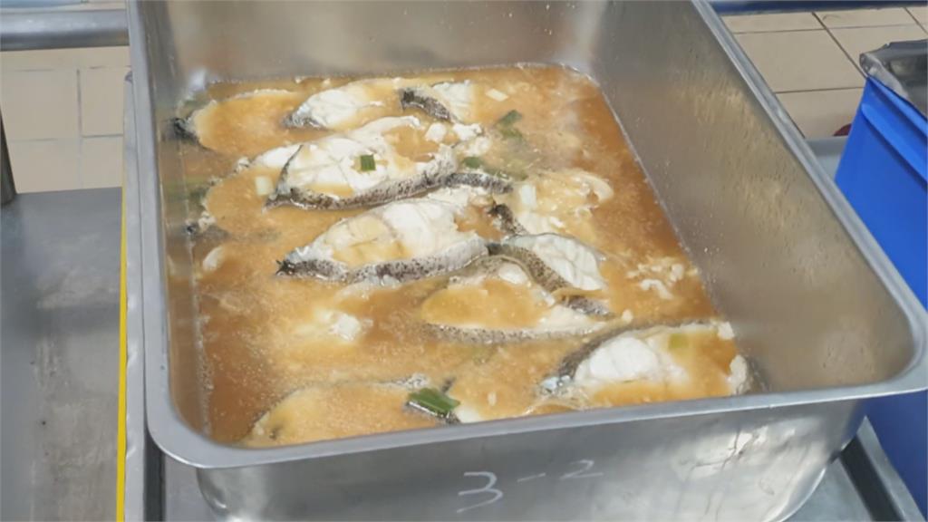 宜縣「班班吃石斑」加菜 4年前實施「食魚教育」學生挑魚刺沒問題