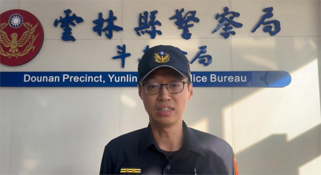 床墊路上跑? 雲林男子腳踏車載三張床墊影響行車安全