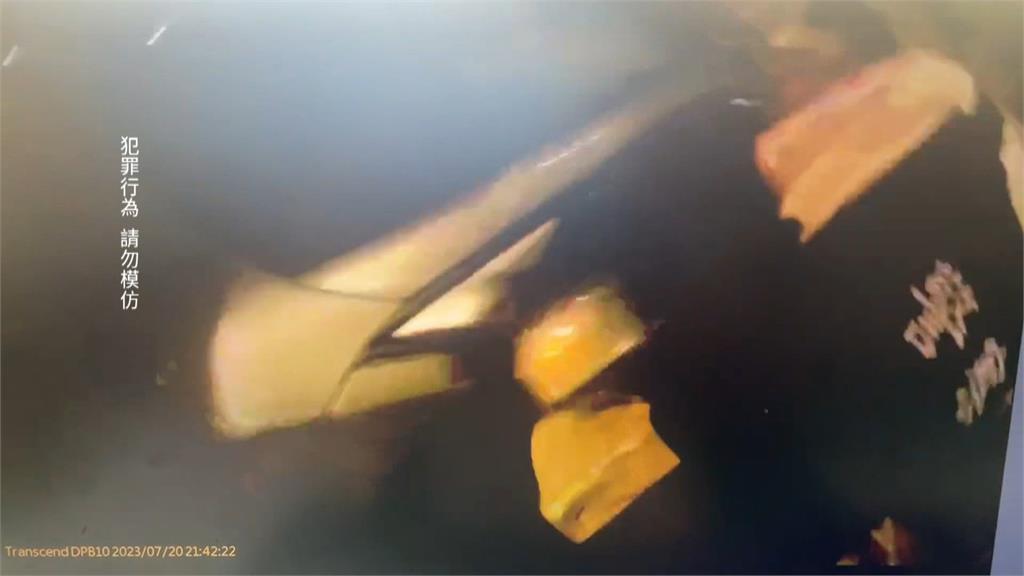 街頭緝毒全都錄! 毒販逆襲撞警車、幹員破窗逮3人