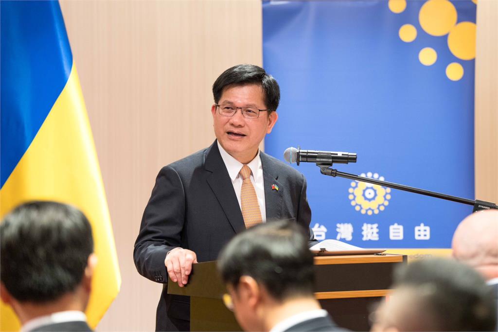 快新聞/林佳龍見證MOU簽署 台灣偕NGO助烏克蘭弱勢兒童