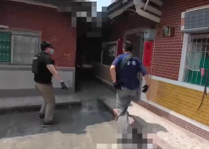 冷血凌遲! 彰化百果山男屍"挖眼割臉" 兩主嫌收押