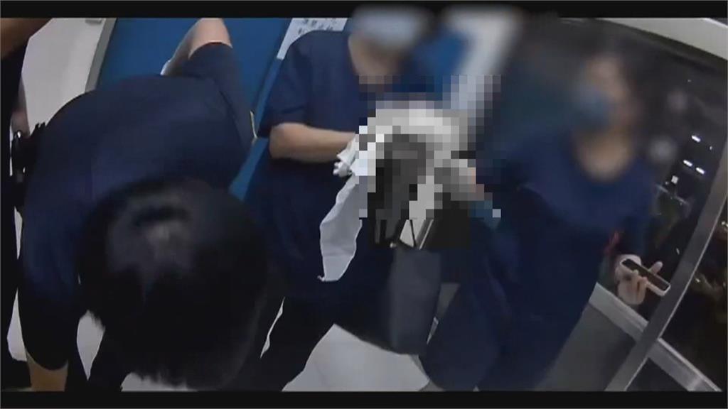 淡水婦人操作鑽孔機不慎切斷手指 正值交通尖峰求助警開道送醫
