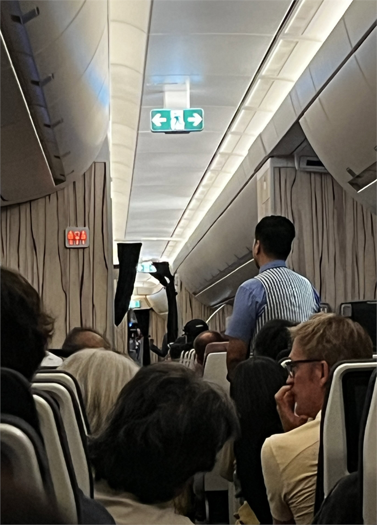 飛機滑一半突折返！酒醉男騷擾女乘客　機長「霸氣拒載」全網盛讚