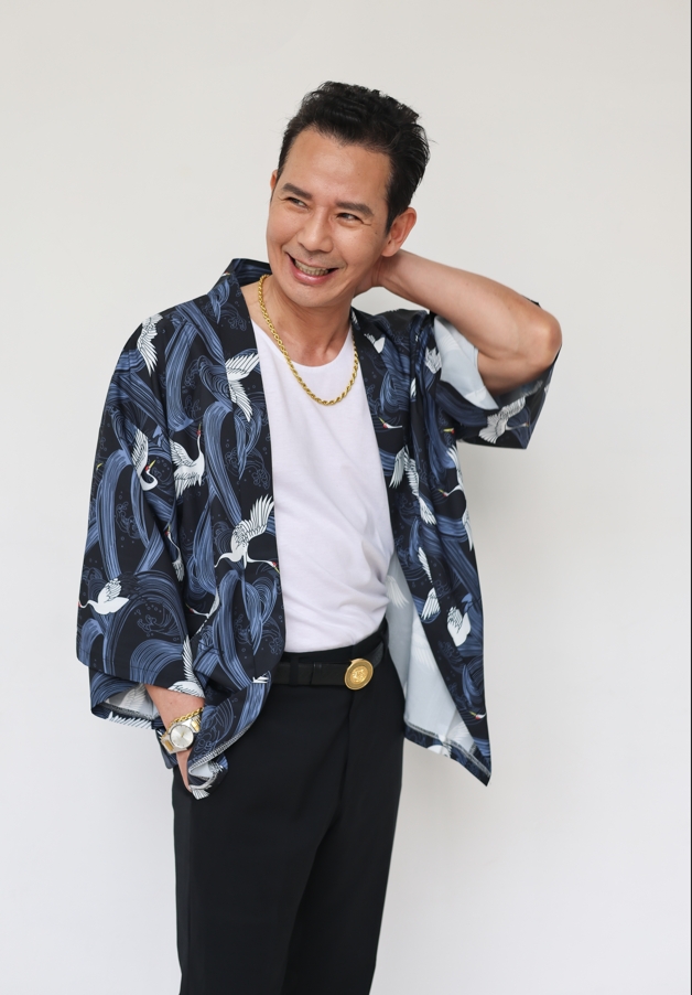 驚見「大一號」王耿豪！金鐘影帝加入《豆腐媽媽》變身野心台客　