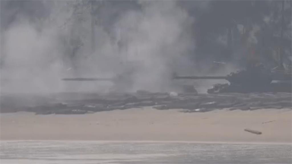 小金門砲聲轟隆!金防部戰車火砲操演 吸引軍事迷蹲點搶拍