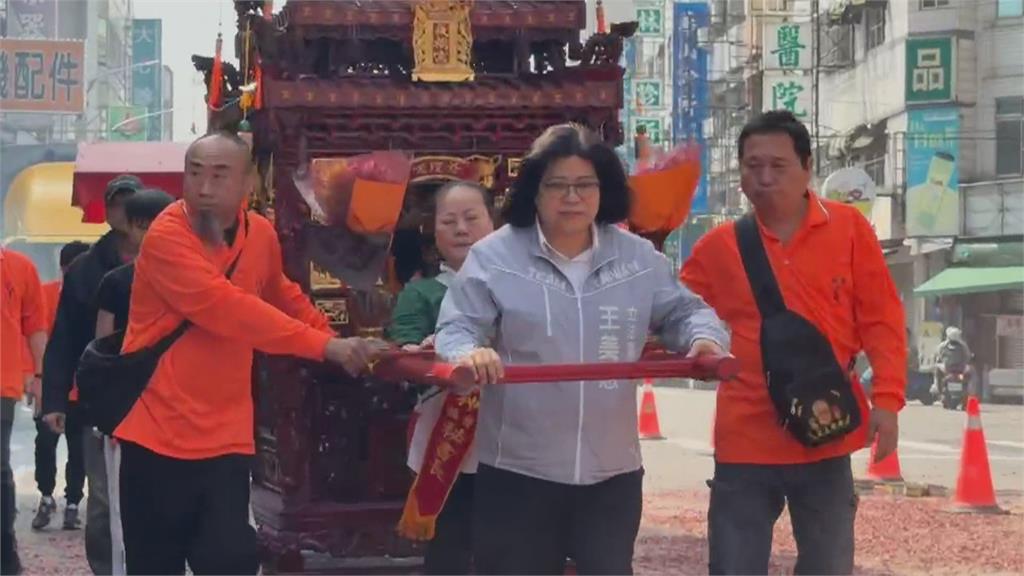 義橋宮城隍爺聲勢浩大　6遊覽車信徒進香、王美惠到場扶轎