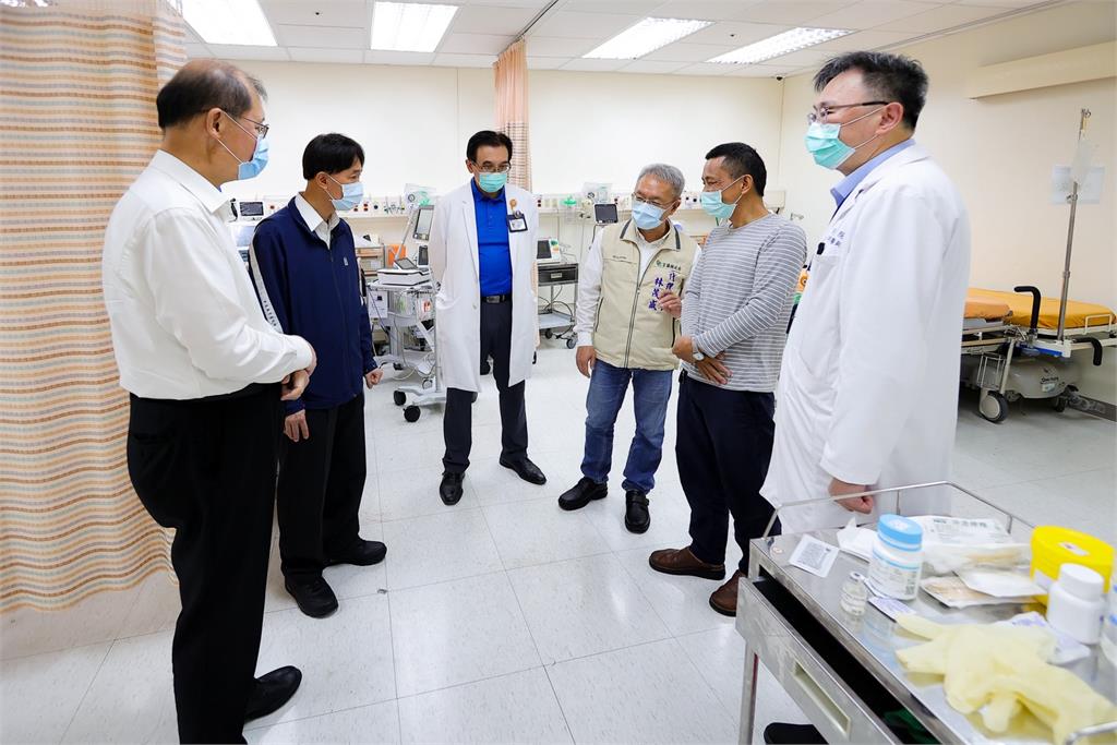 除夕不平靜!宜蘭礁溪超商持刀傷人 疑與母吵架少女拆封美工刀傷及無辜