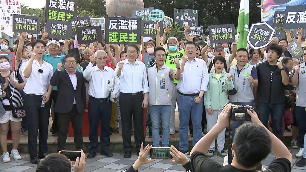 林右昌帶隊「下鄉宣講」抵花蓮 民眾:罷免傅崐萁
