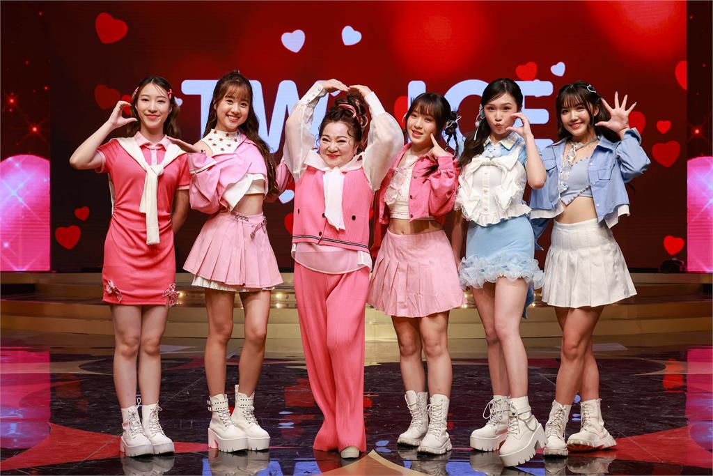 「TW ICE 台灣冰周子瑜」來啦！白冰冰笑說平常叫人家扭除夕夜要扭給大家看