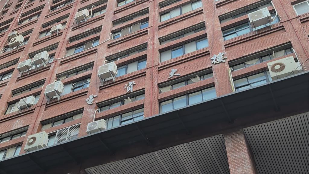 中山大實驗室放乖乖盼順利，竟被獼猴偷吃學生哀號