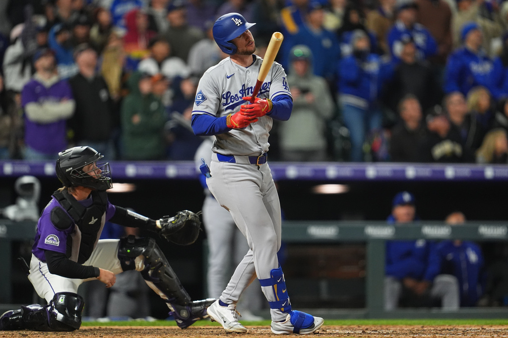 MLB(影)／道奇明星外野手打陷低潮！總教練羅伯斯調棒次奏效敲出兩安