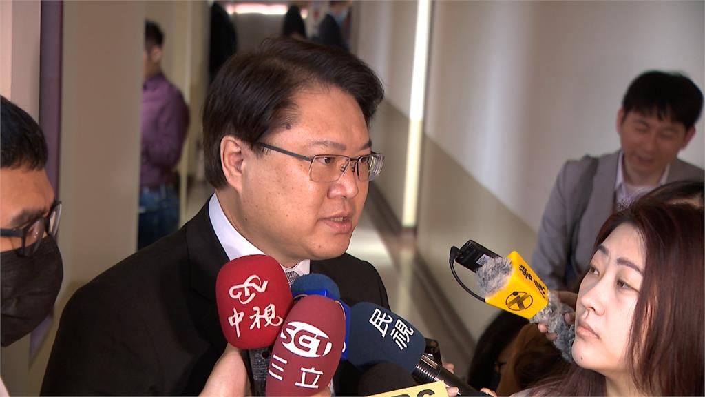 謝國樑送青年電動機車專案　林右昌質疑適法性及公平性