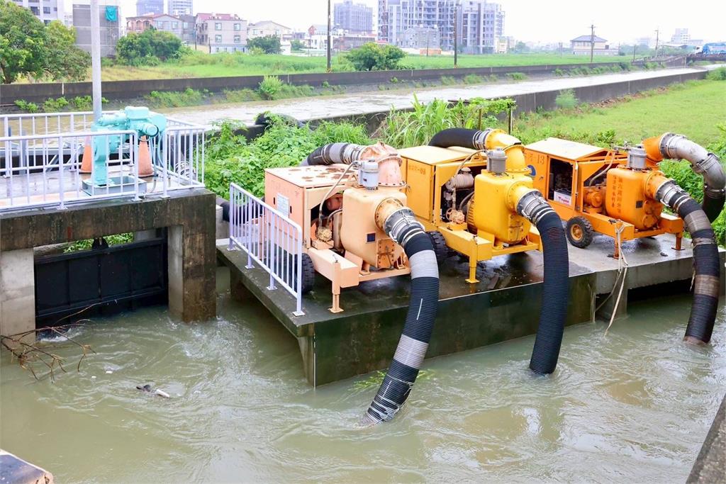 抽水機全力運轉　黃偉哲督軍安定治水工程