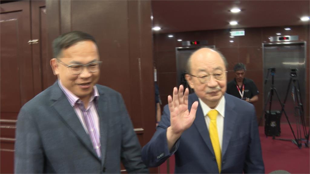 吳思瑤等5黨鞭集體請辭 大罷免失敗咎責 逼宮柯建銘?